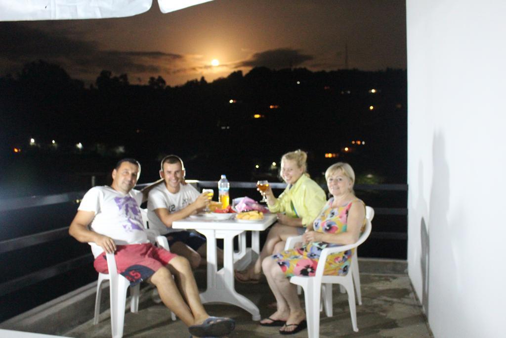 Holiday House Green Cape Batumi Hotel Mtsvane Kontskhi Exterior photo